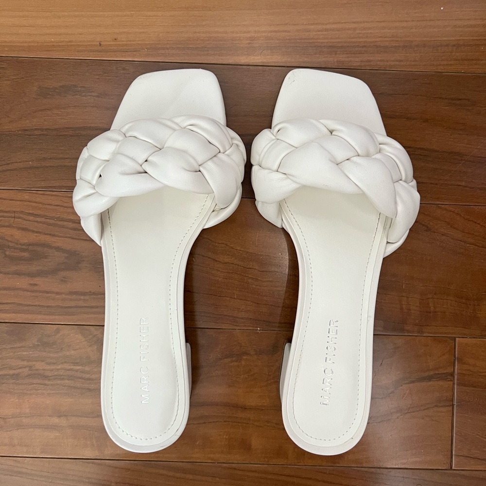 Sandals - Picture 3 of 4